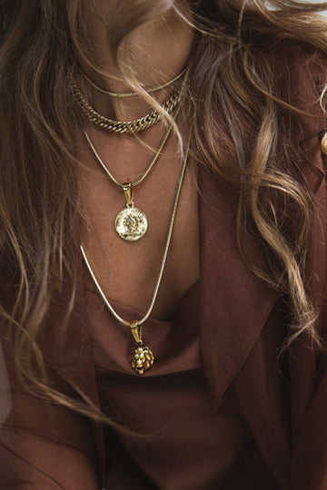 Short necklaces